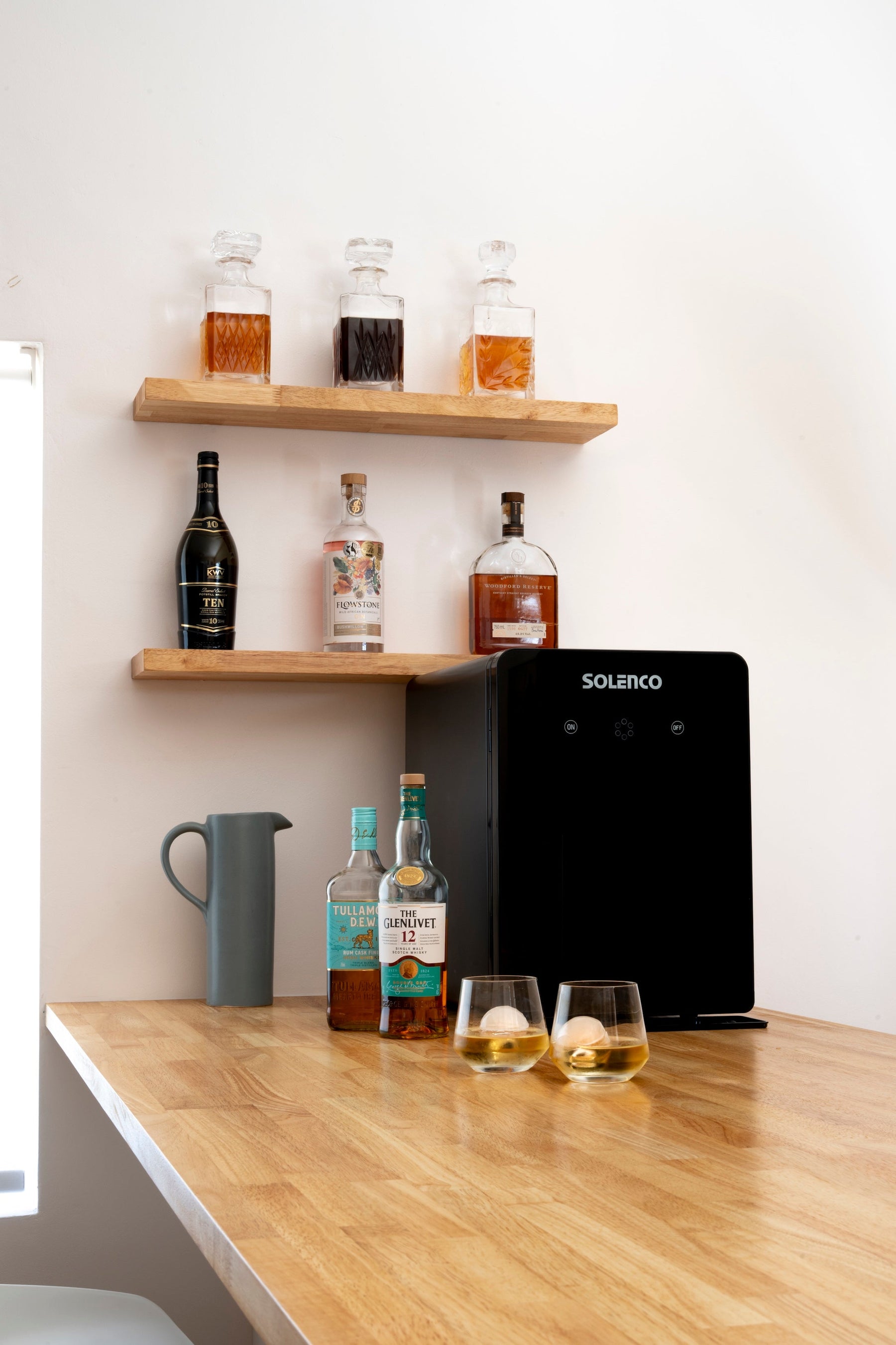 Host Like a Pro: Transform Sundowners & Braais with Perfect Sphere Ice