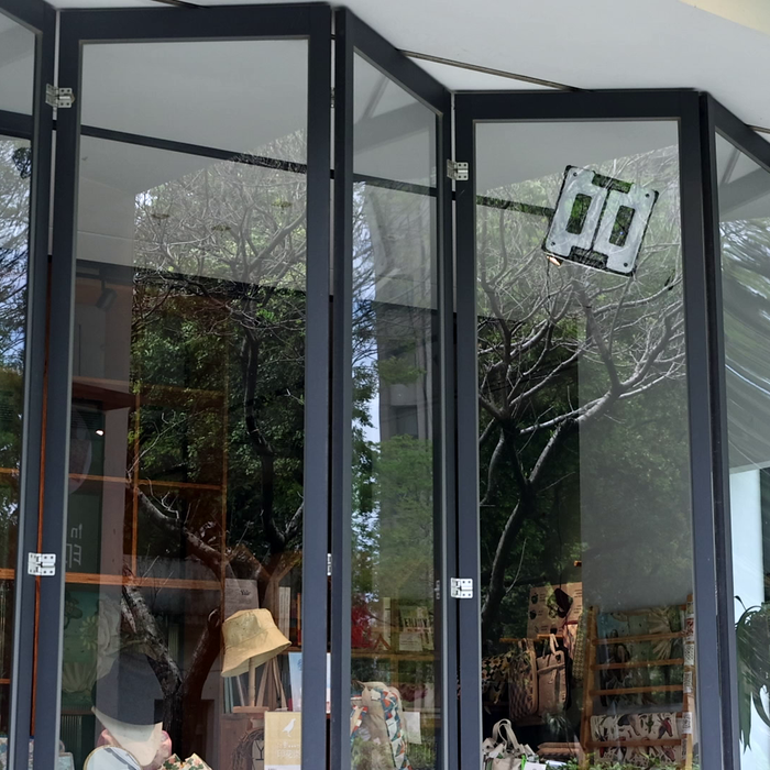 Hobot S7 Pro Now Cleans Angled Glass (20°–90°)