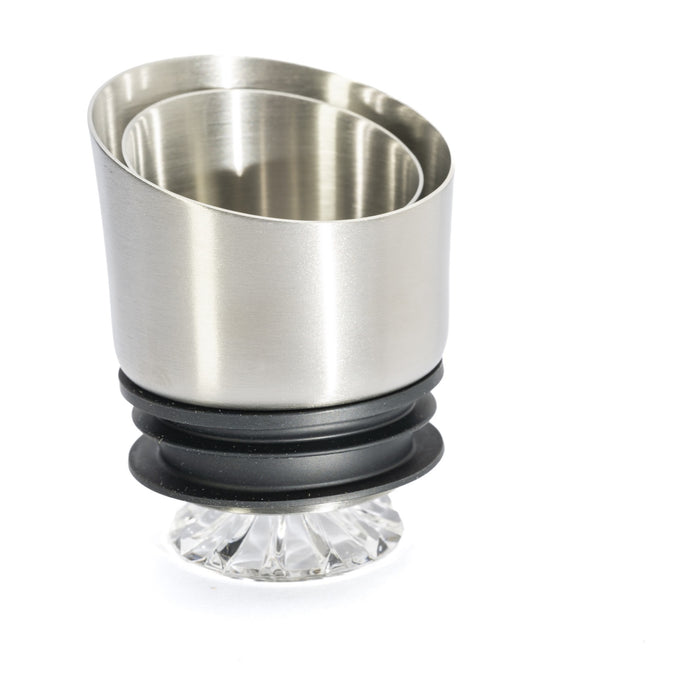 Aerator lid with sealing rings and diffuser