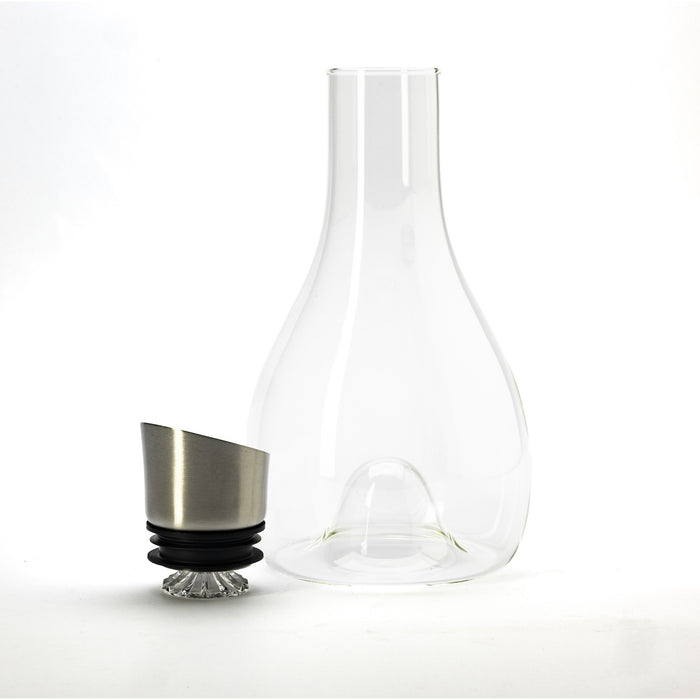 Glass wine decanter with the aerator lid removed